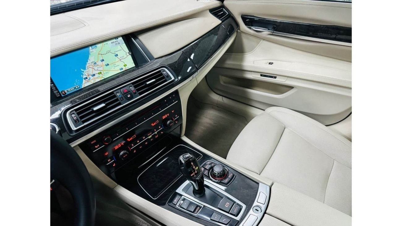 بي أم دبليو 750Li اكسكلوسيف