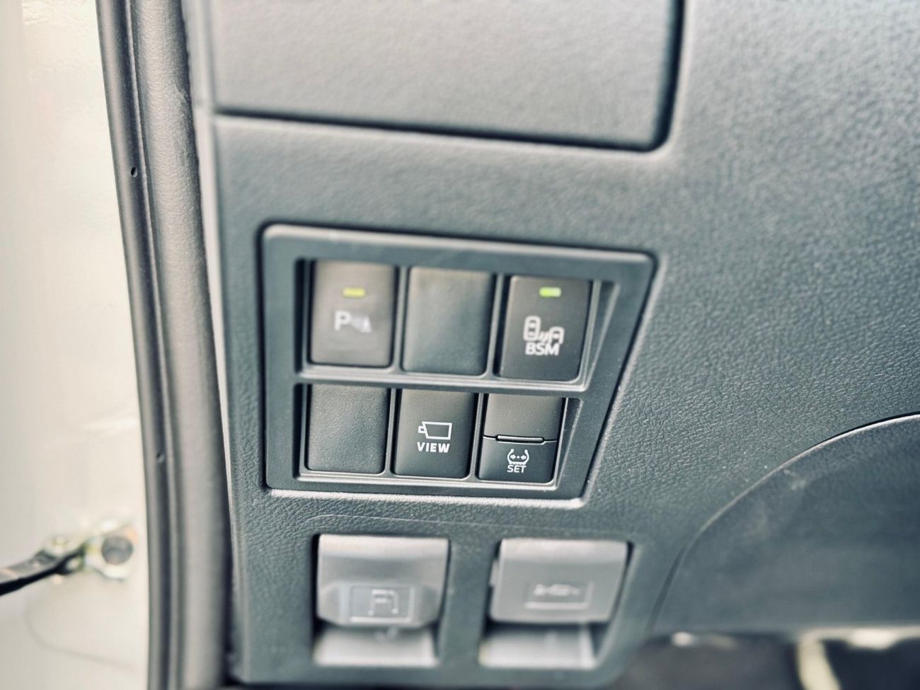 تويوتا هيلوكس GR Sports 4.0L 4WD A/T 2025