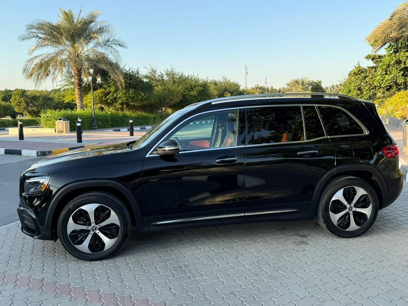 مرسيدس بنز GLB 250 Std 2.0L