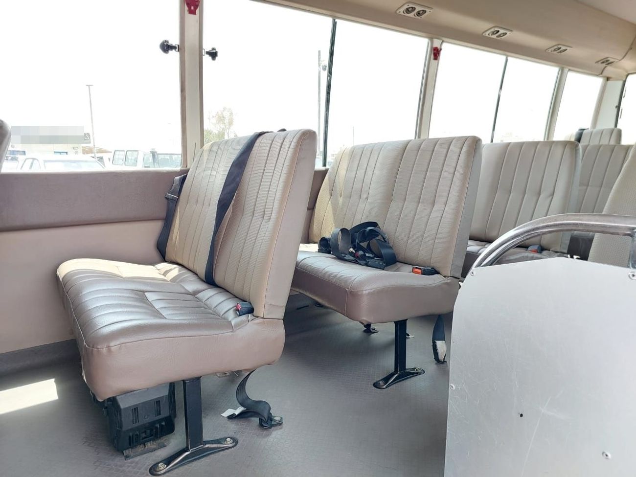 Toyota Coaster TOYOTA COASTER BUS RHD 2000 MODEL 4.2 L DIESEL MANUAL(PM01096)