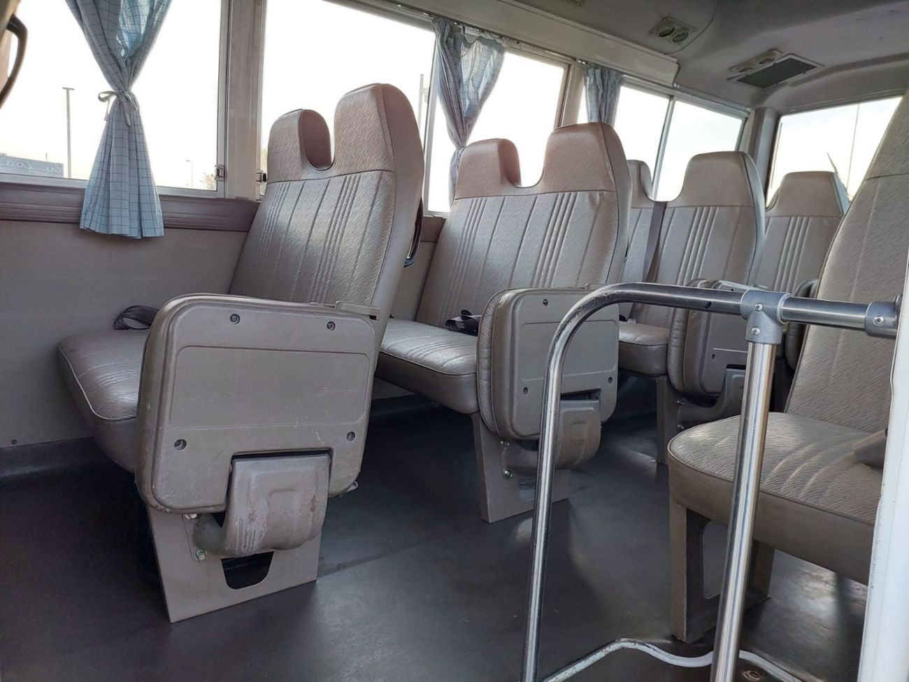 نيسان سيفيليان NISSAN CIVILIAN BUS RHD 1993 MODEL 3.5 L DIESEL MANUAL(PM30153)