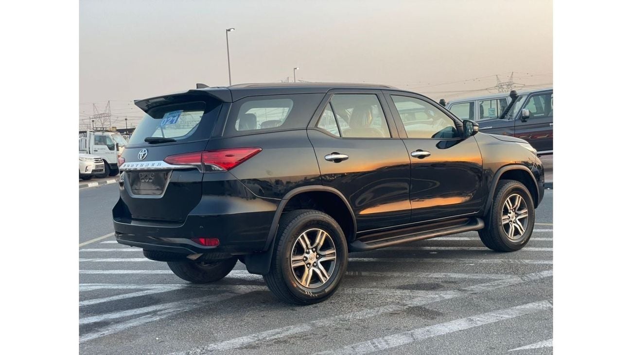 Toyota Fortuner 2019 Toyota Fortuner EXR+ 2.7L V4 - 4x4 AWD - Rear CAM & Sensor - No accident -
