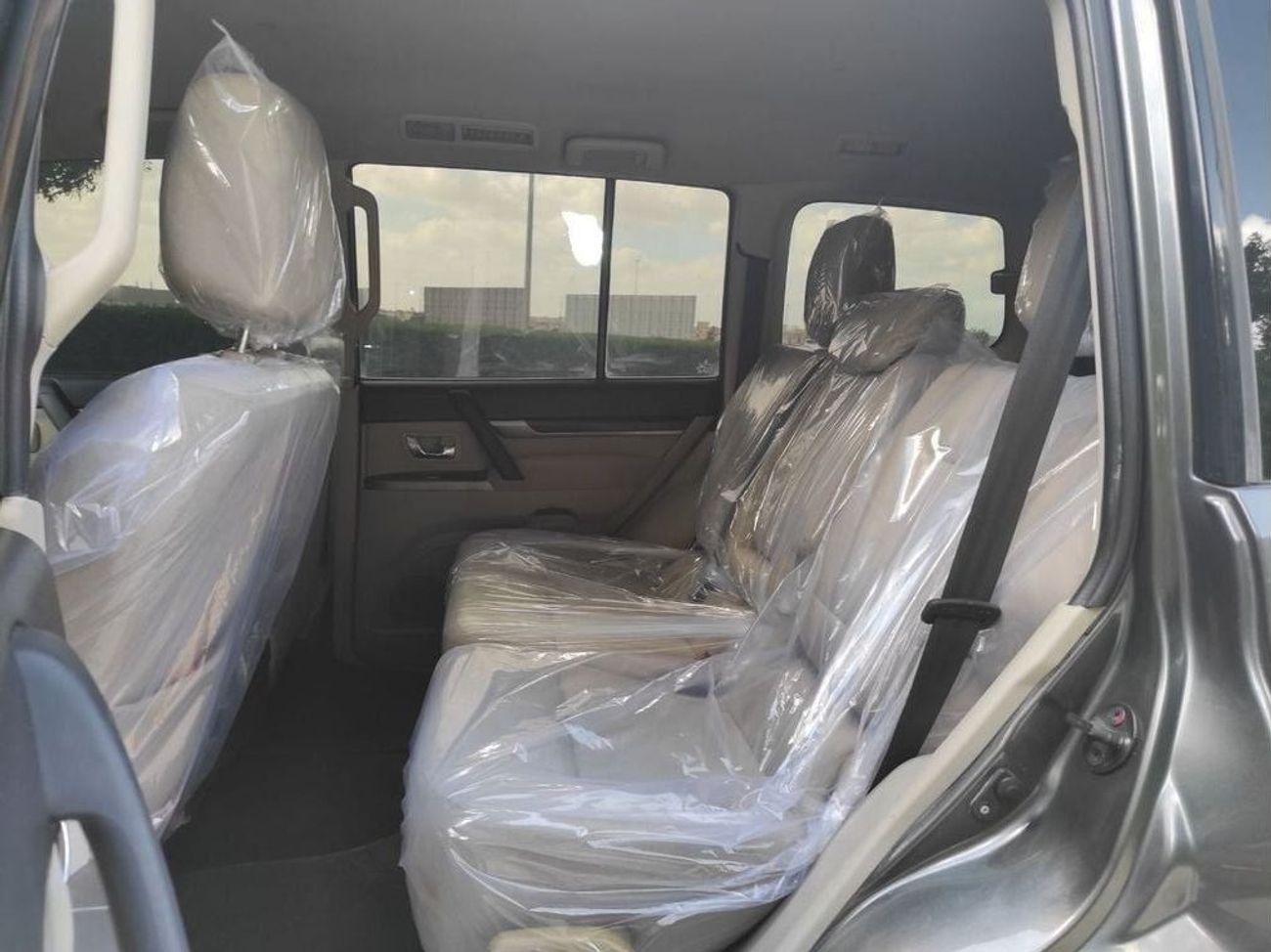Mitsubishi Pajero GLS 3.5L (186 HP) (7 Seater) Mitsubishi pajero 2013  full automatic