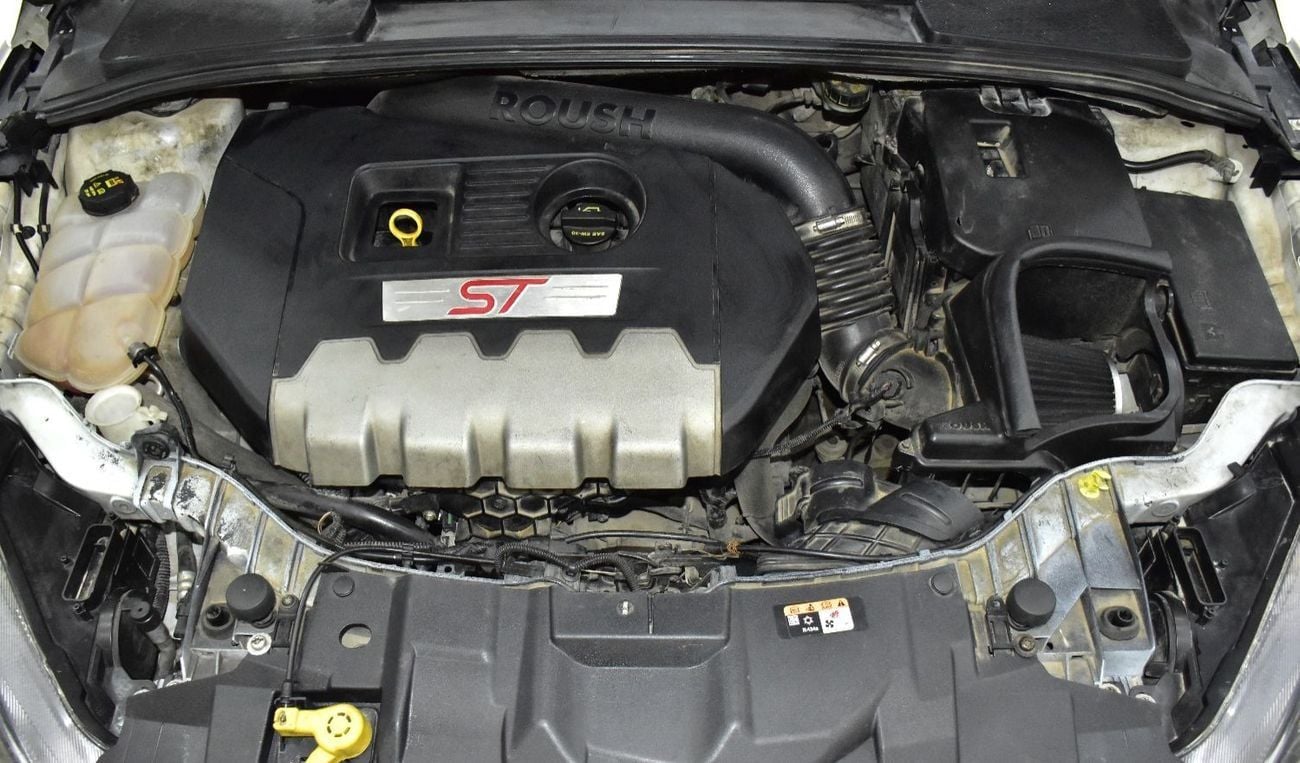 فورد فوكاس EXCELLENT DEAL for our Ford Focus ST ( 2017 Model ) in White Color GCC Specs