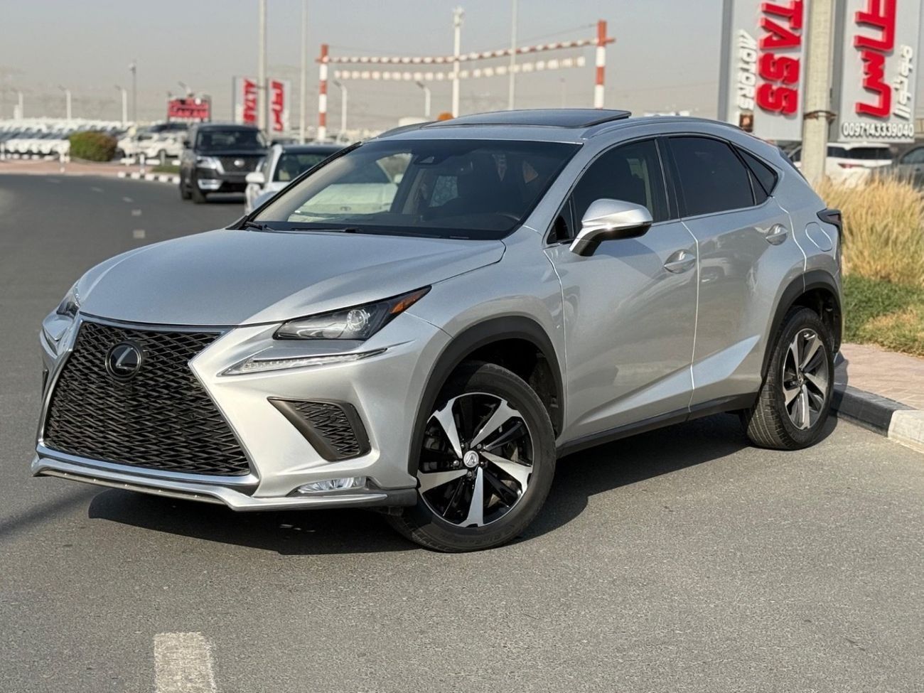 Lexus NX300 Premier 2.0L 4WD sunroof,leather seats
