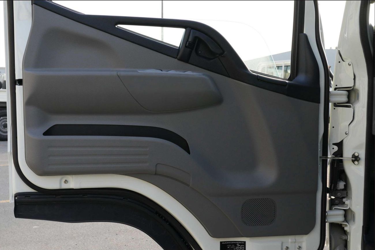 Mitsubishi Fuso Canter 4.2L CHASSIS M/T DIESEL