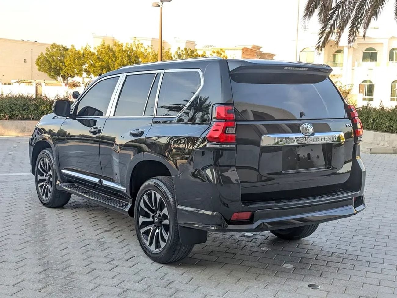 Toyota Prado TX-L V4 2.7L GCC SPECIFICATION IN EXCELLENT CONDITION