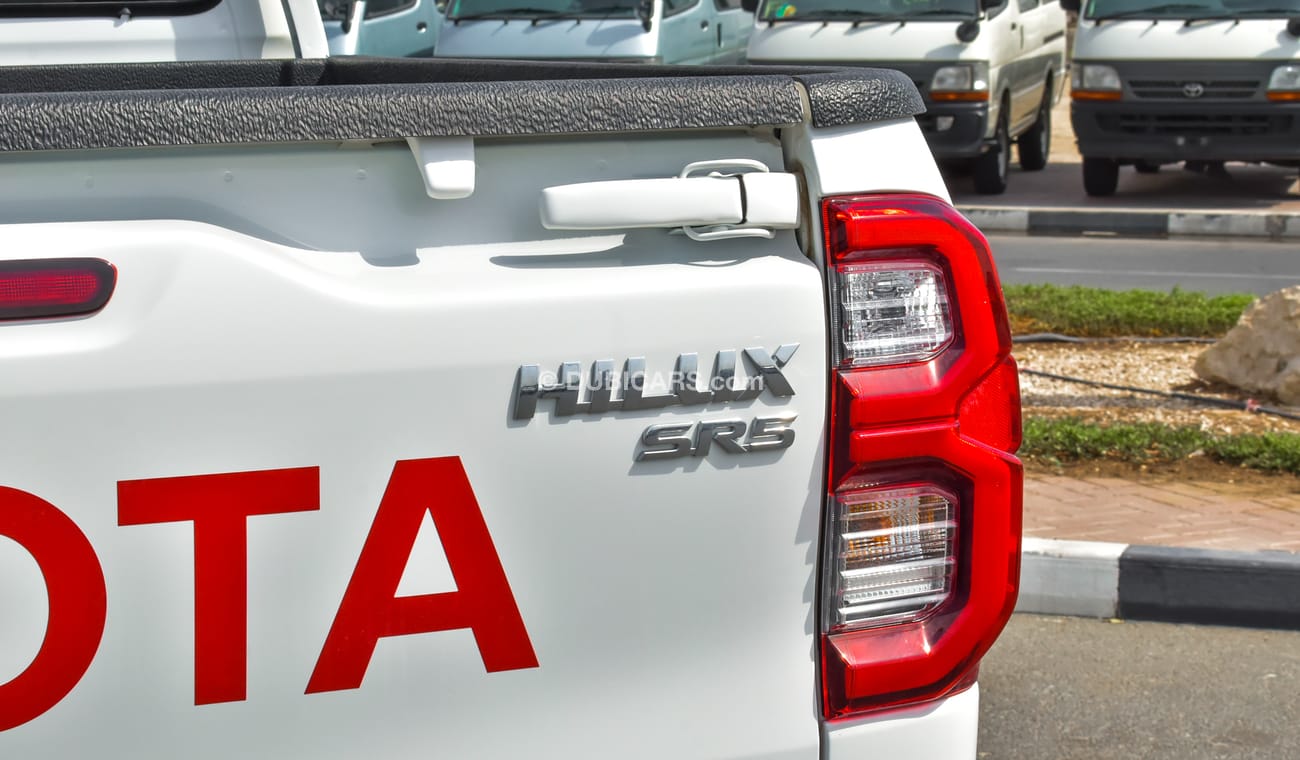 Toyota Hilux SR5 2.7 Petrol A/T 4WD