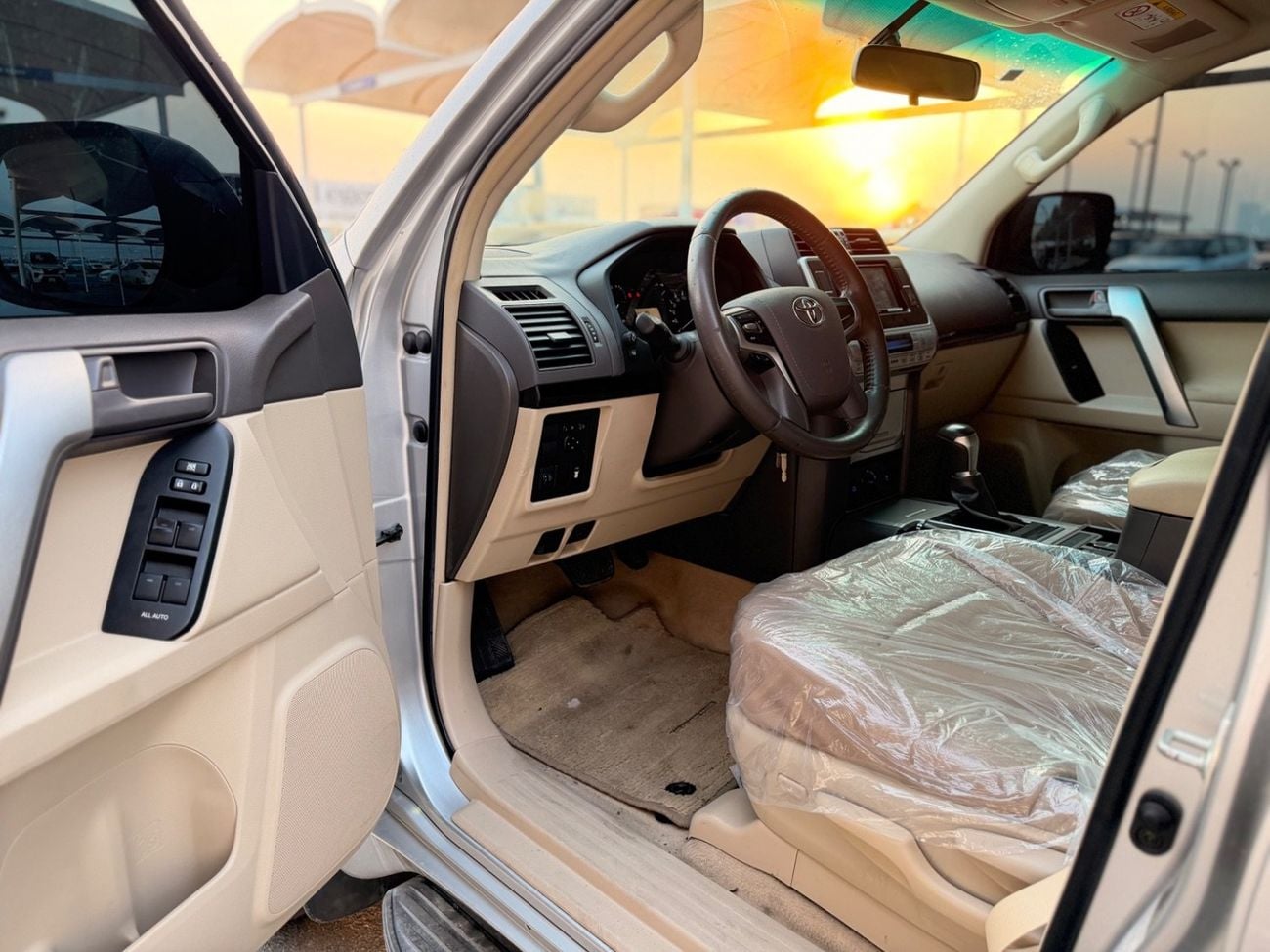 تويوتا برادو GXR 2.7L (164 HP) 4WD (7 Seater)