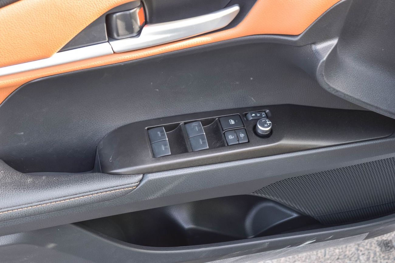 Toyota Camry TOYOTA CAMRY HYBRID 2.5L FWD SEDAN 2025