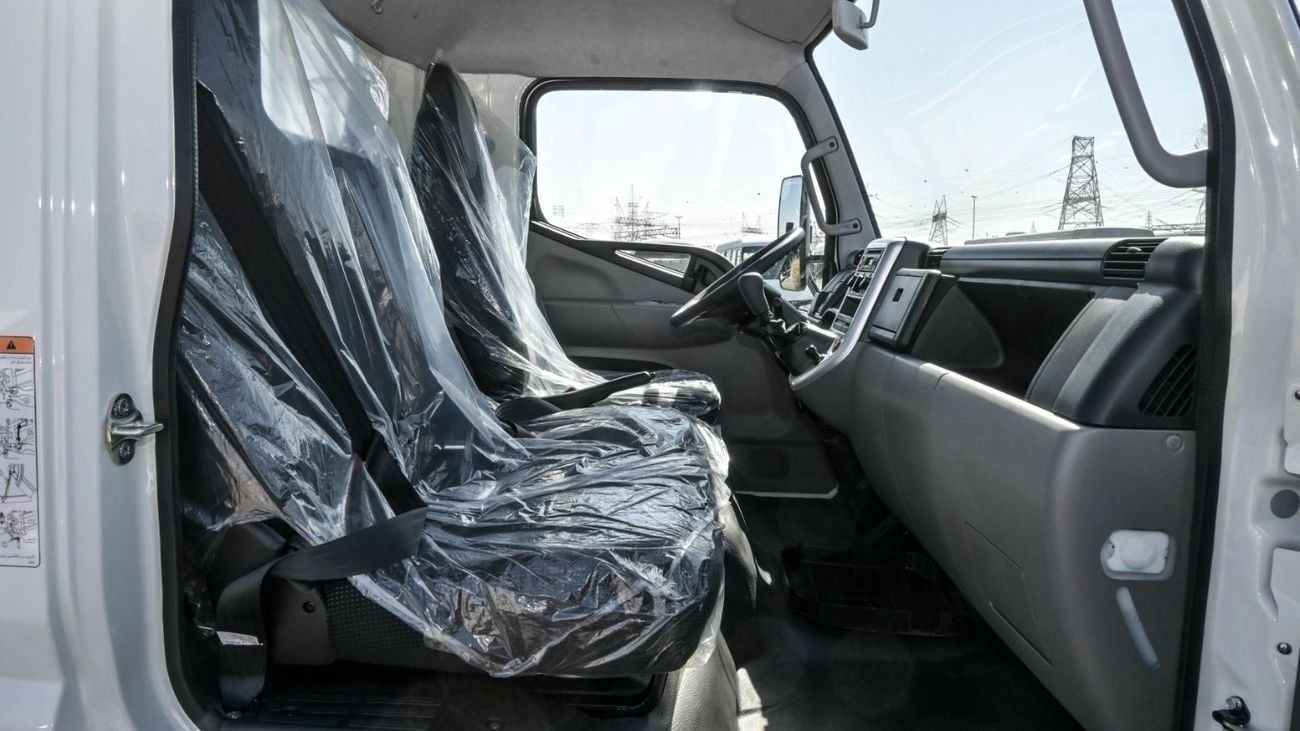 Mitsubishi Canter Van Brand New MItsubishi Canter Cargo 2026 Export 4.2L 2WD M/T Diesel|White/Black|CANTER14FT-170-26|