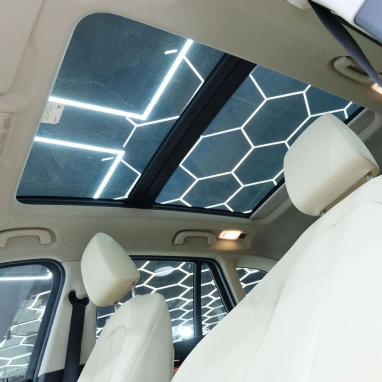 بي أم دبليو X1 sDrive 20i 2.0L BMW X1 SDrive 20i 2017 | AGMC Full Service History | GCC Specs