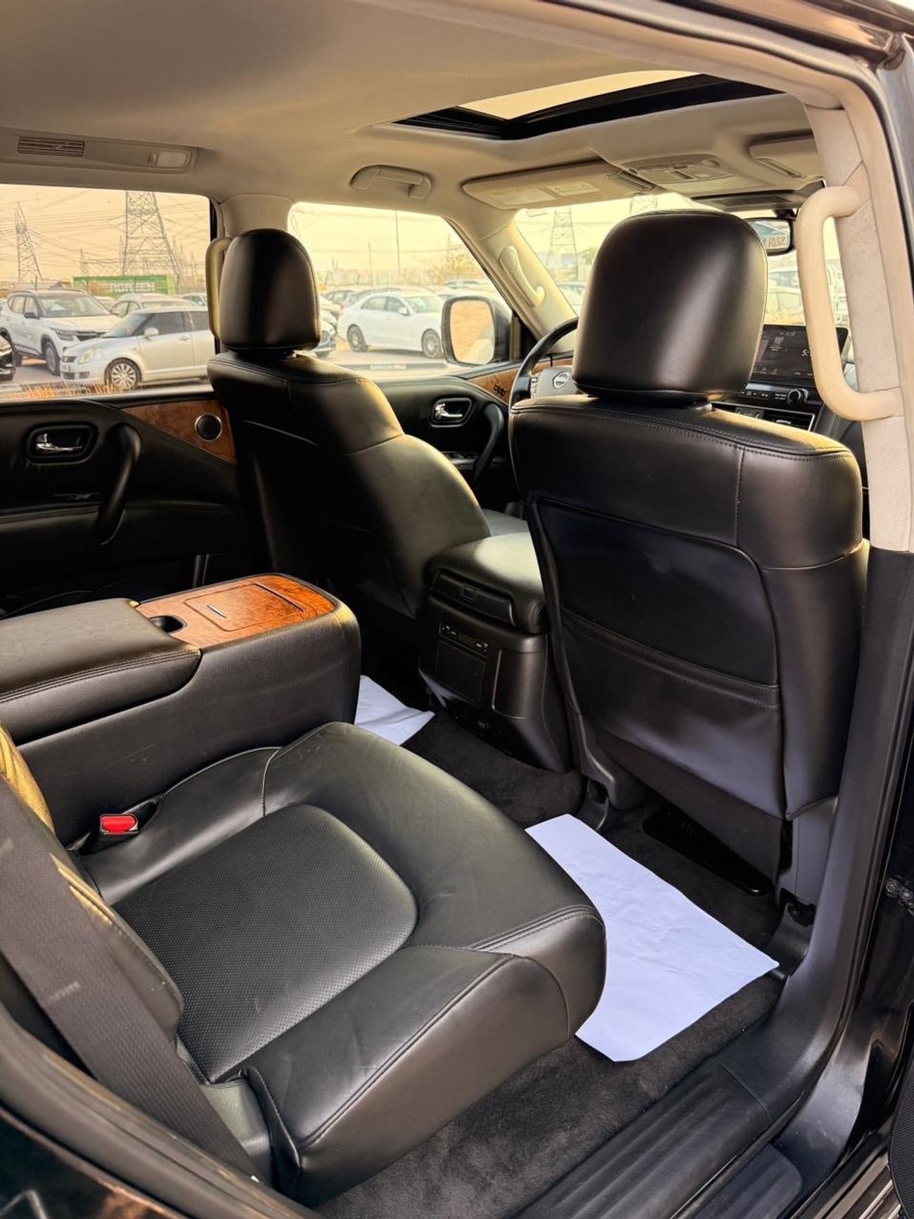 Nissan Armada SL Full option sunroof, leather seats original 2021
