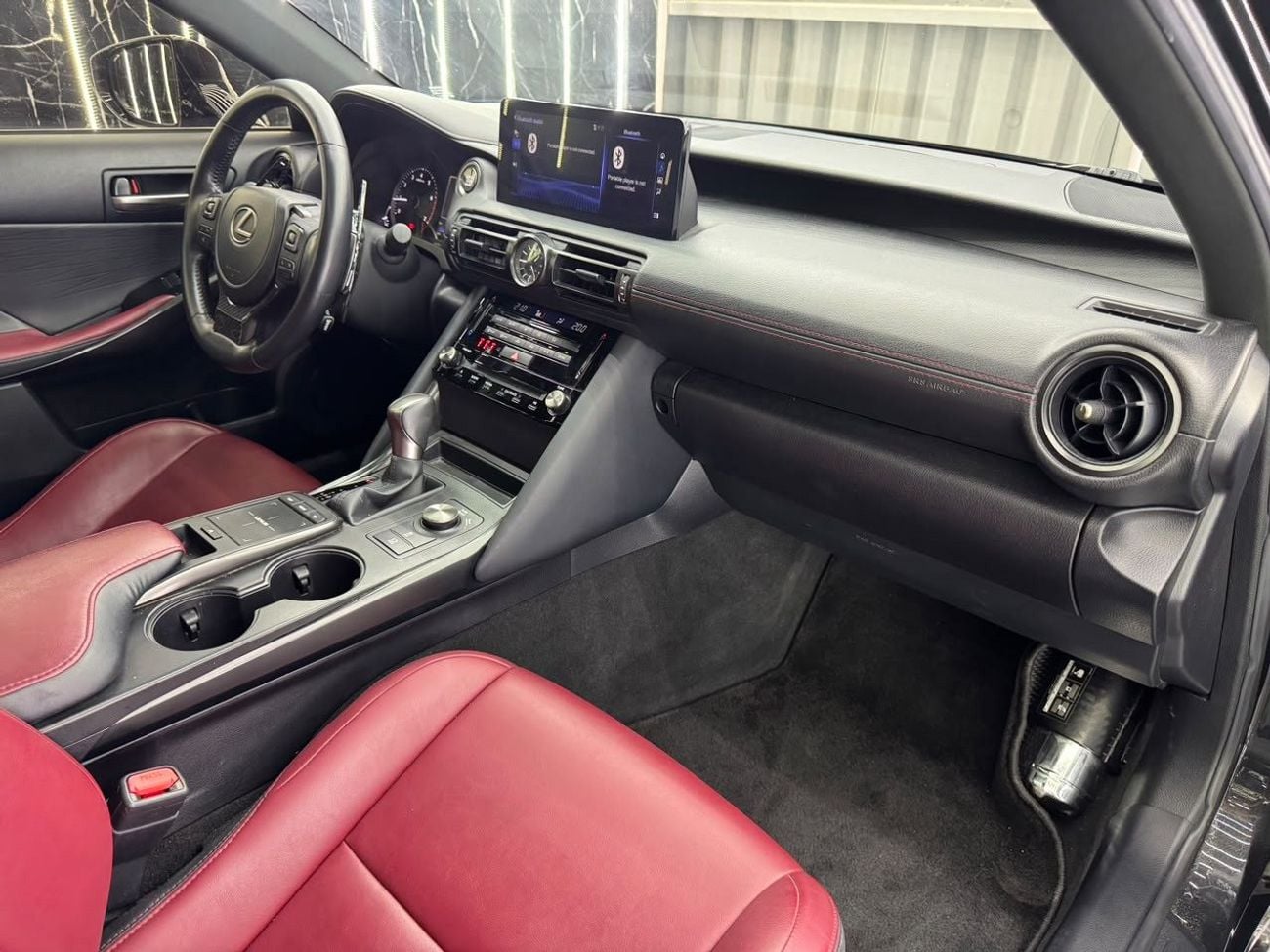 Lexus IS300 ELEGANT GCC | Al Futtaim warranty 2027 | Al Futtaim full service History