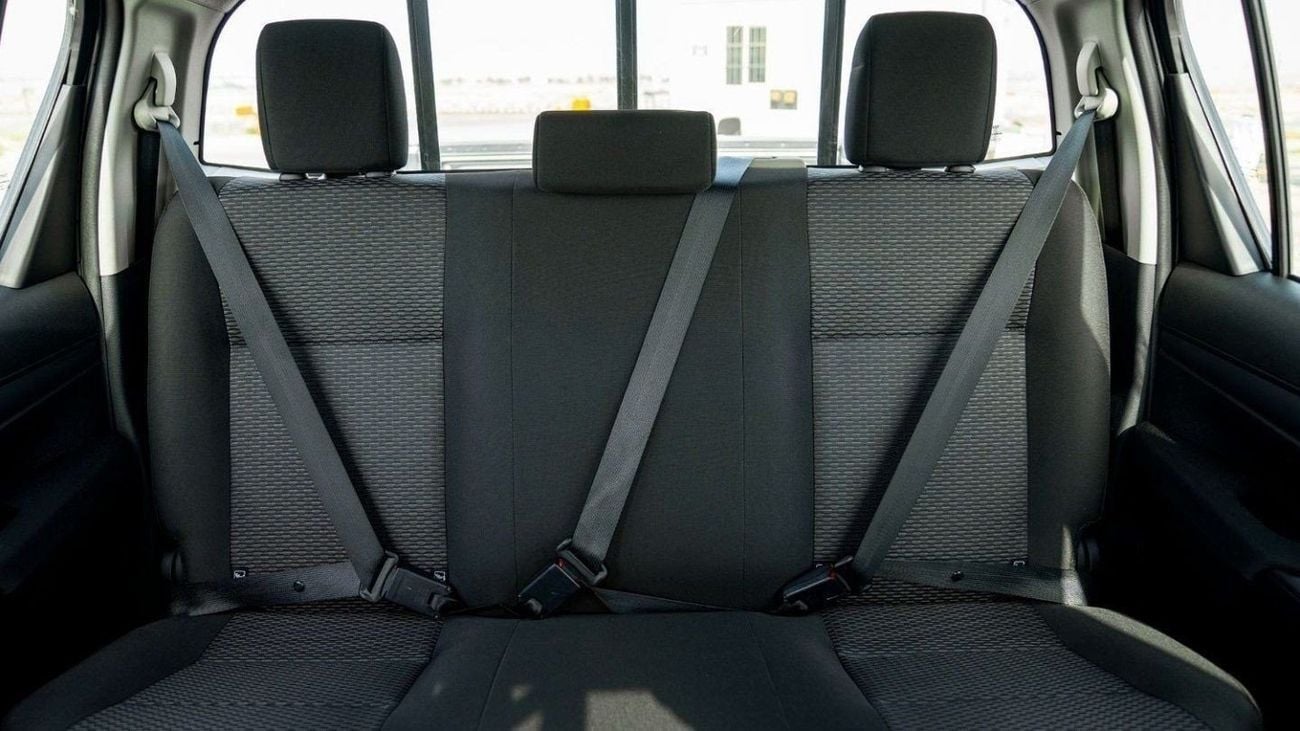 تويوتا هيلوكس Toyota Hilux 2.4L Diesel AT 4x4 Full Option 2025