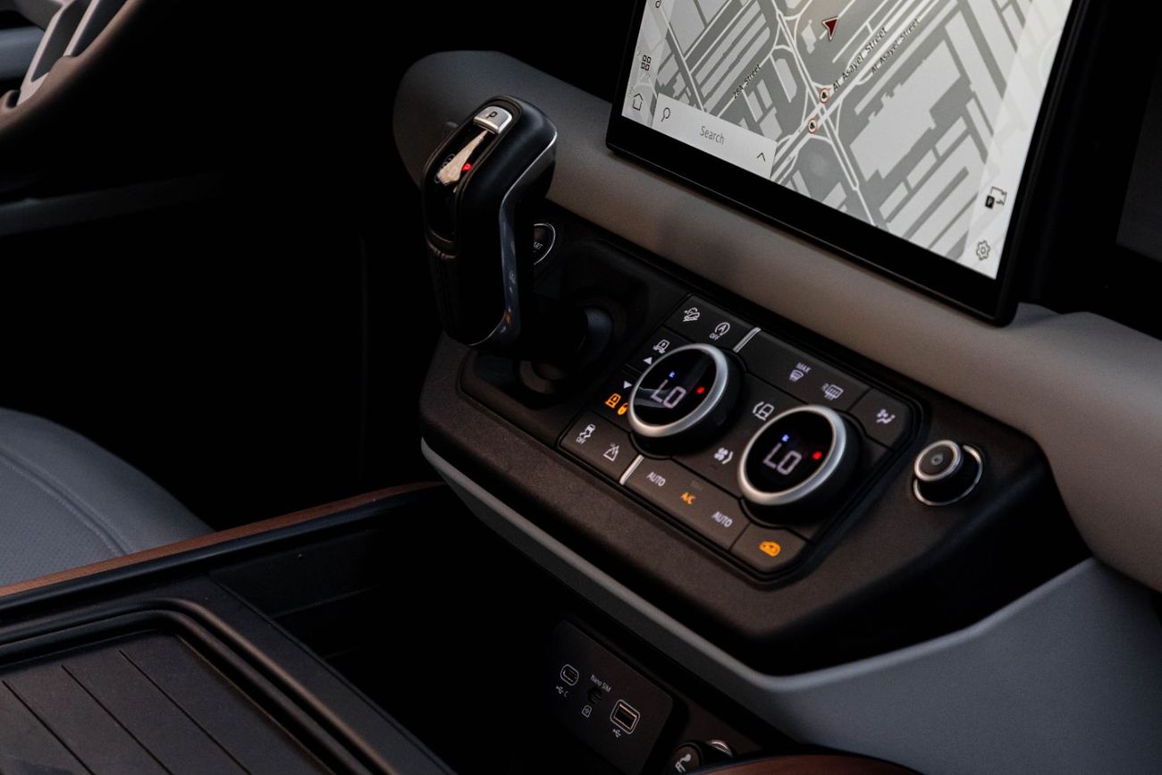 Land Rover Defender 110 | 6,462 P.M  | 0% Downpayment | Defender P300 110 | Agency Warranty!