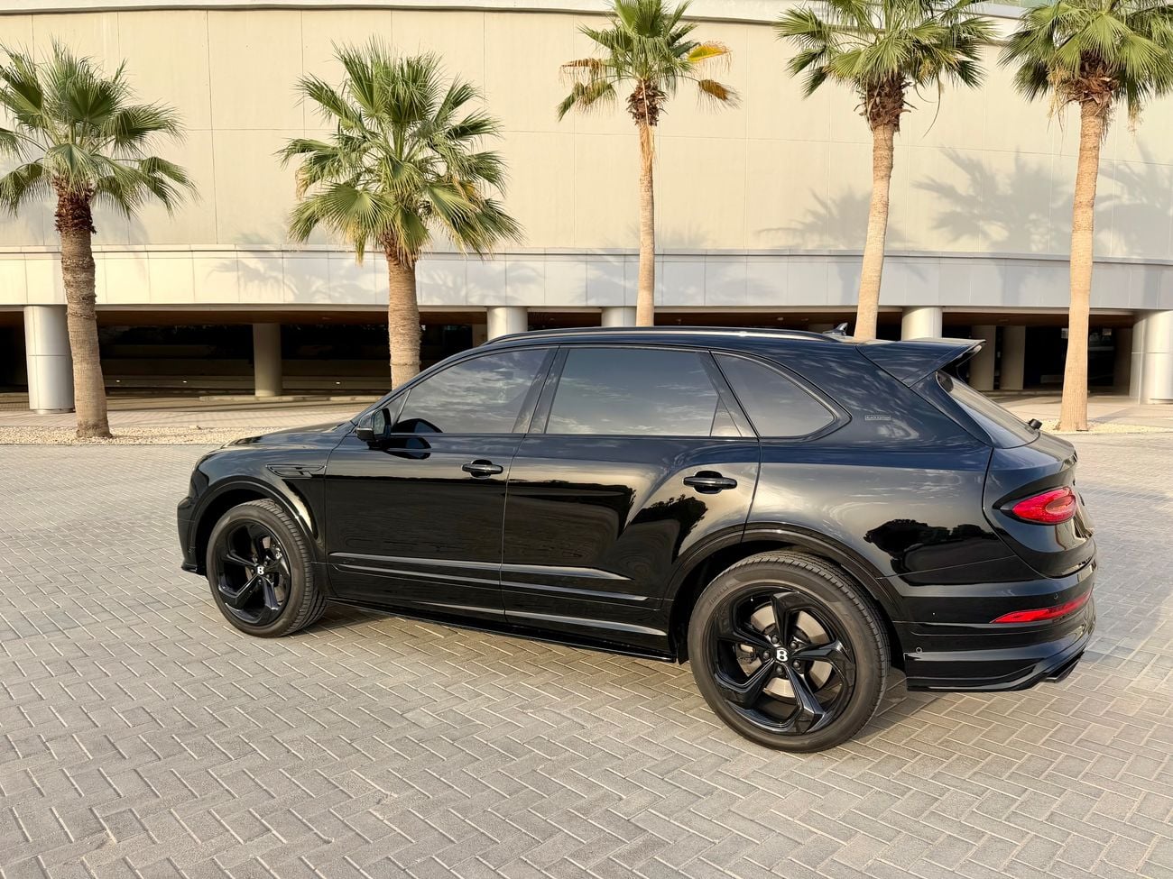 Bentley Bentayga | FULL BLACK EDITION | BENTLEY DUBAI WARRANTY