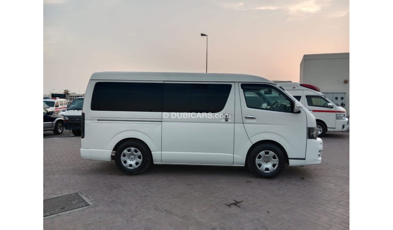 Toyota Hiace TOYOTA HIACE VAN RIGHT HAND DRIVE (PM1589)