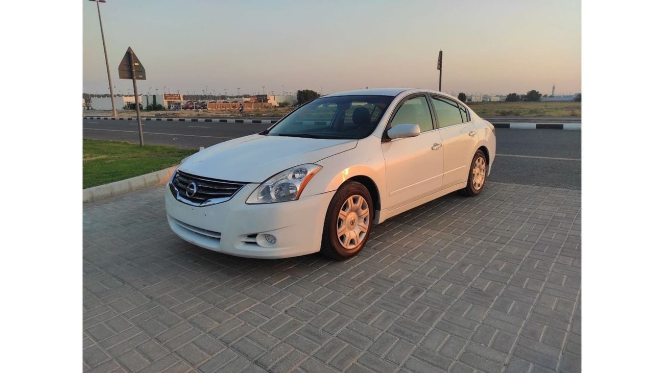 Nissan Altima Nissan Altima 2012 V4 2.5 full automatic