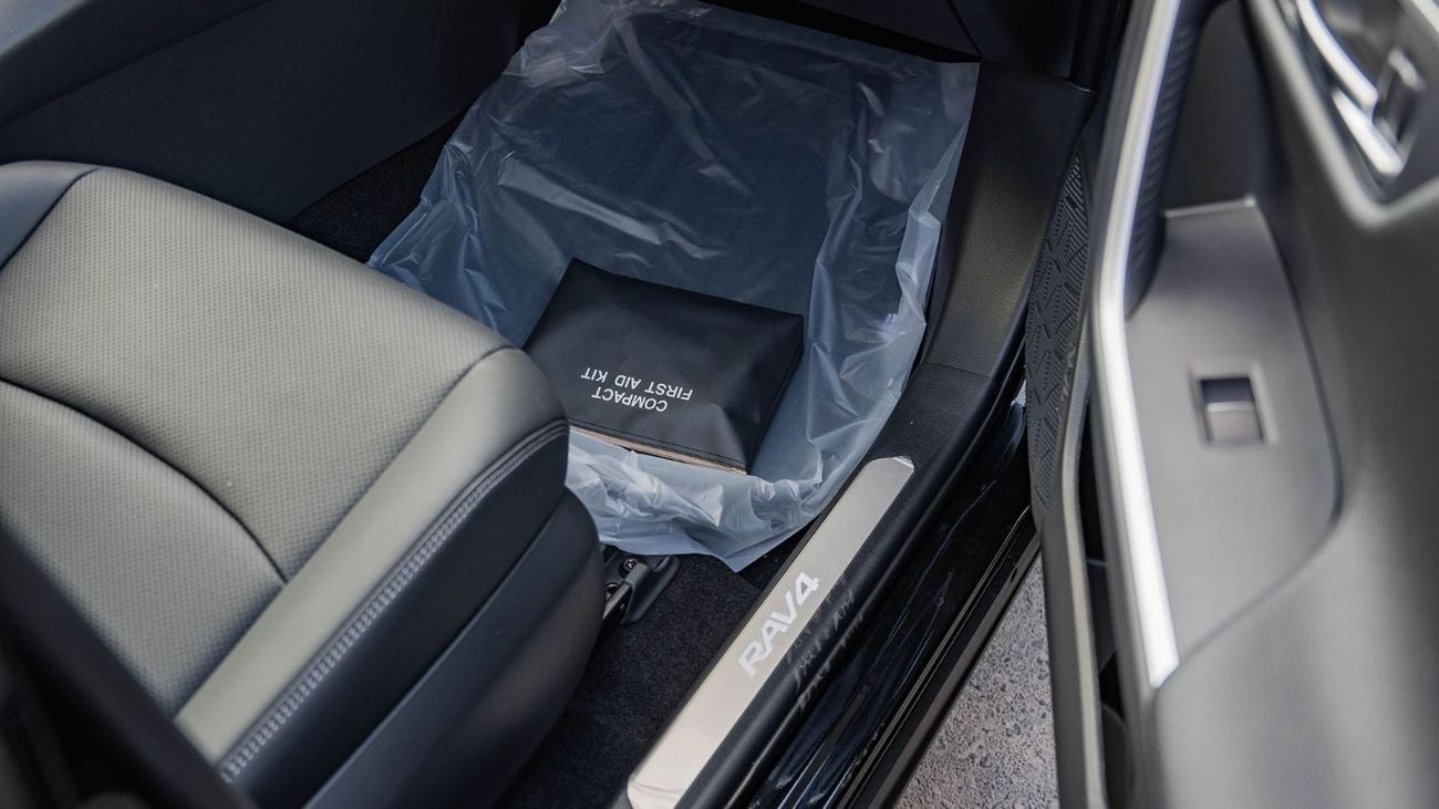 تويوتا راف ٤ 2025 Toyota RAV4 Limited 2.5L AWD AT Hybrid (Black)