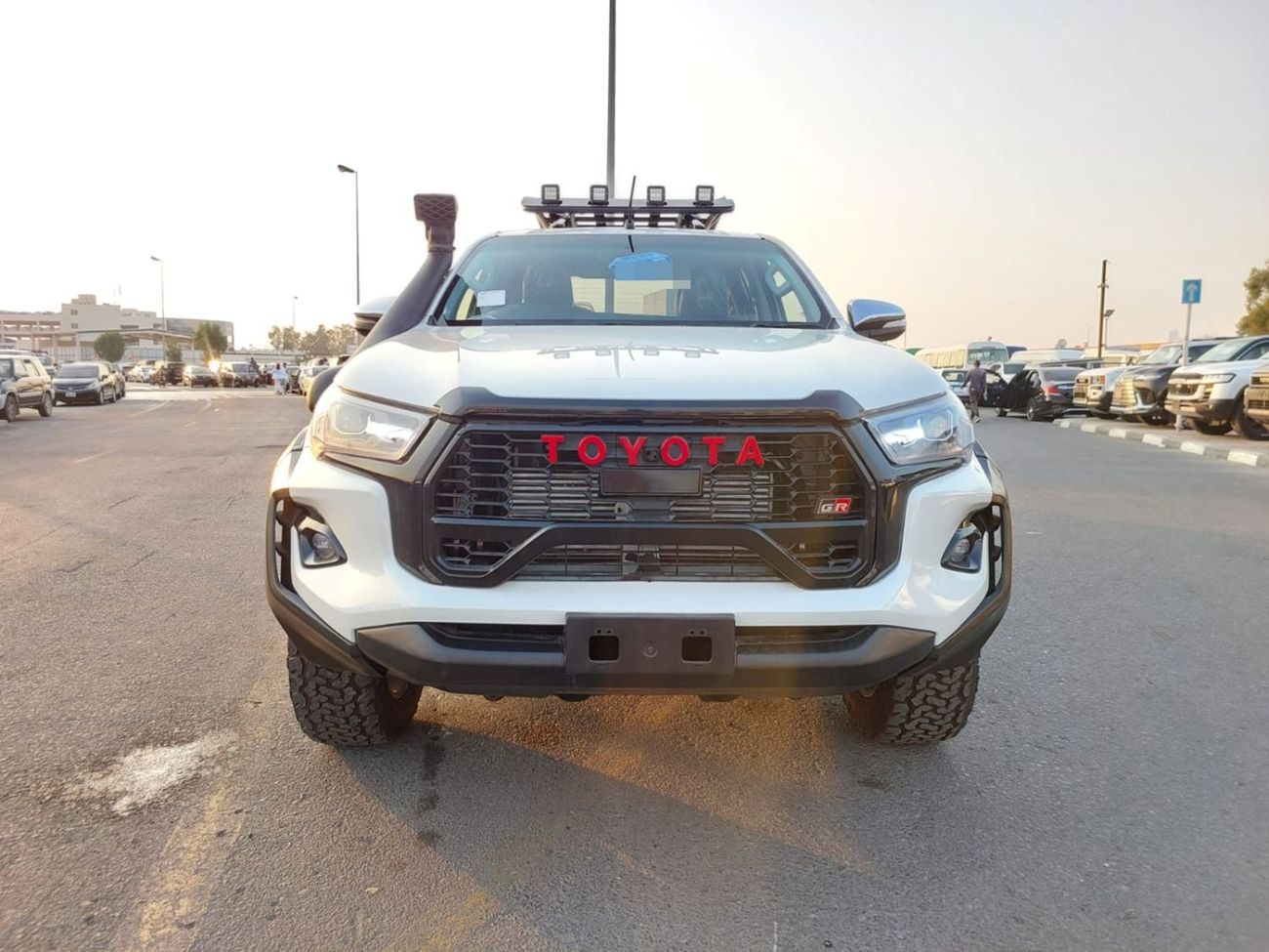 تويوتا هيلوكس TOYOTA HILUX PICKUP RHD 2018 MODEL 2.8 L DIESEL AUTOMATIC(PM29171)