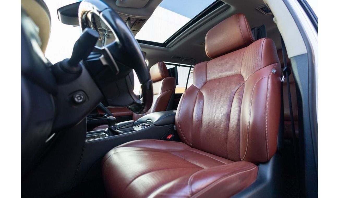 لكزس LX 570 Platinum 5.7L Lexus LX570 Platinum 2018 Canadian Spec under Warranty with Flexible Down-Payment.