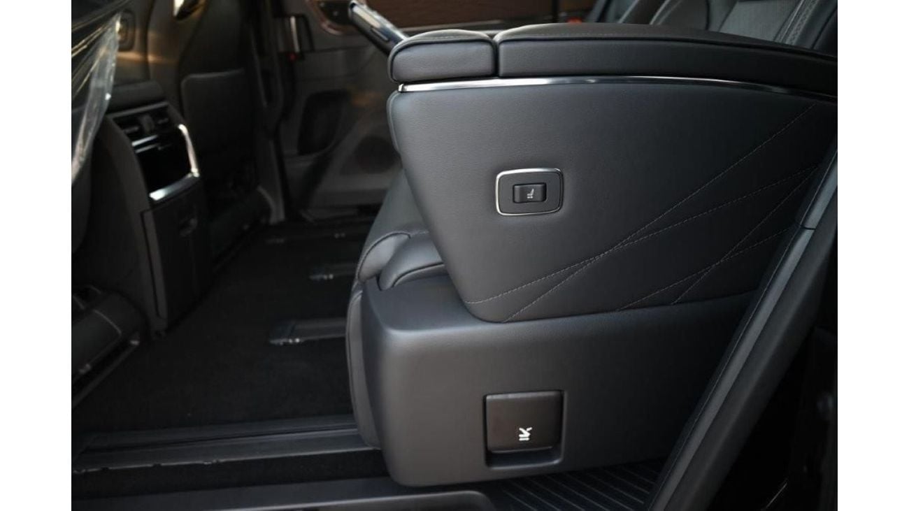 Toyota Alphard HYBRID 2.5L E-4WD 7-SEATER AUTOMATIC