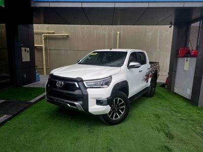 تويوتا هيلوكس Toyota Hilux 2022MODEL SR5 v4 2.7L Petrol Engine Colour White Transmission Automatic Interior Red Ho