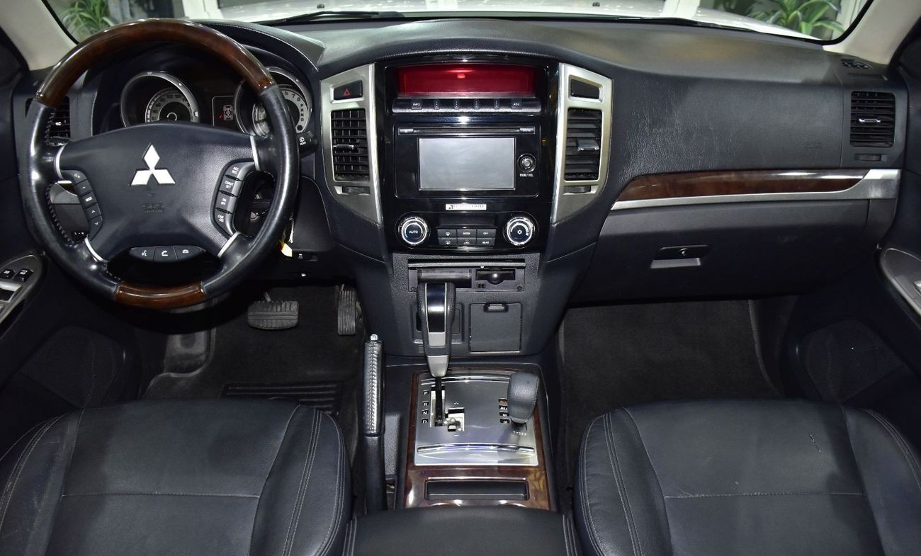 ميتسوبيشي باجيرو EXCELLENT DEAL for our Mitsubishi Pajero GLS ( 2016 Model ) in White Color GCC Specs