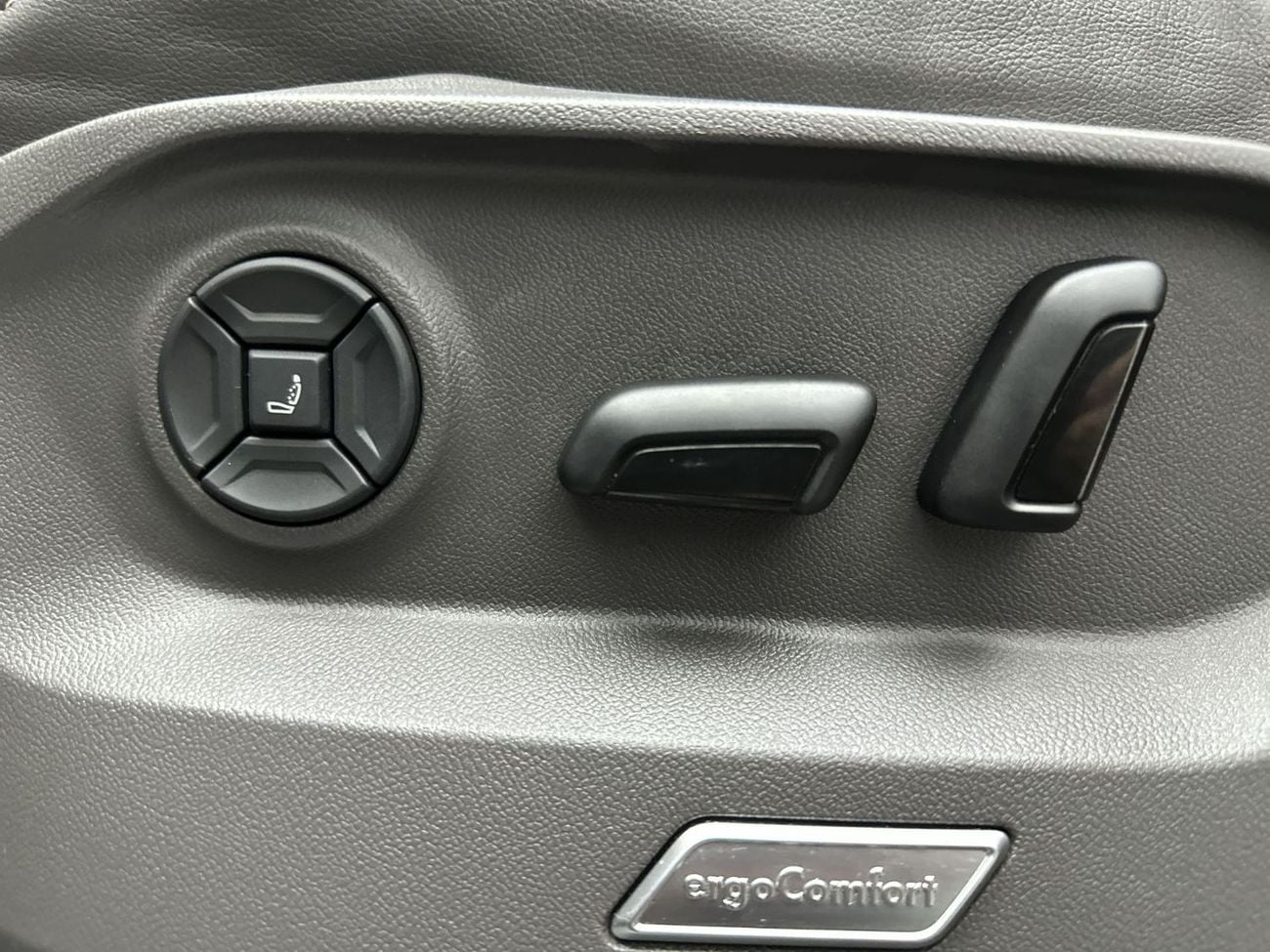 Volkswagen Touareg R-LINE + 3L | Premium Varenna Leather | Massage Seats | Panoramic Sunroof & Advanced Driver Assistance