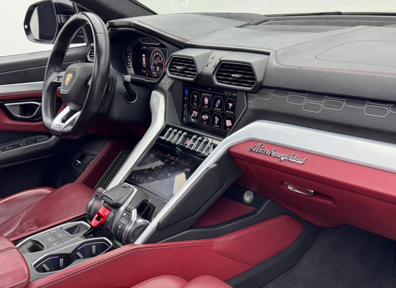 Lamborghini Urus 2019 Lamborghini Urus, Full Service History, Fully Loaded, Excellent Condition, GCC