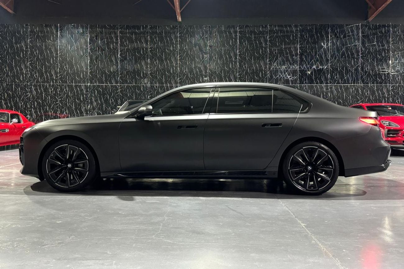 BMW 760i 4.4L ,V8 ,8 Speed xDrive AWD