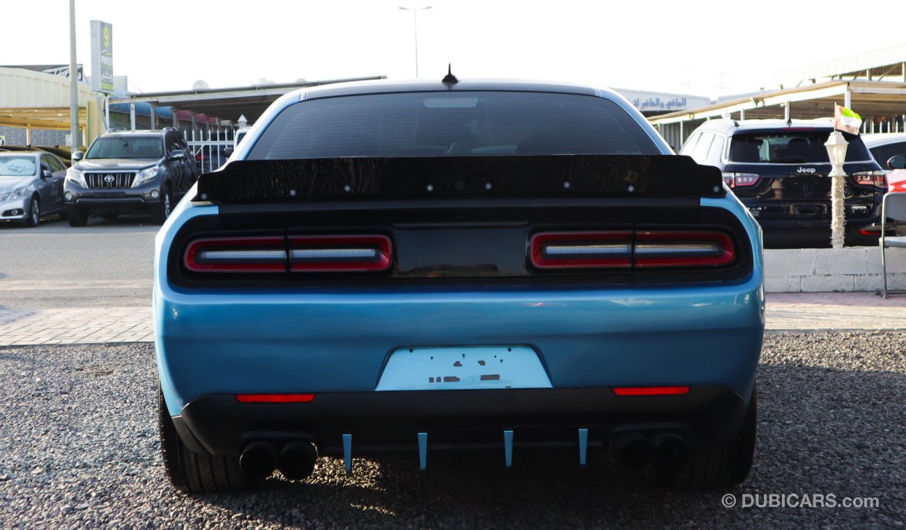 دودج تشالينجر 6.4 v8 scat back