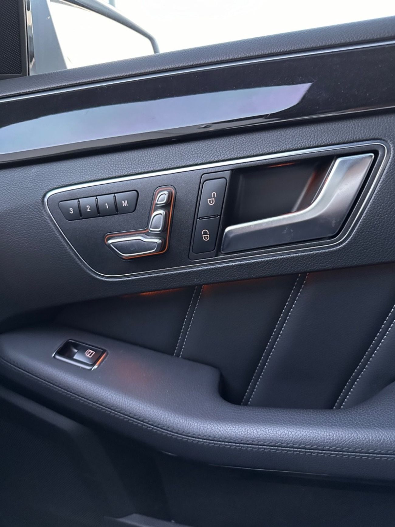 Mercedes-Benz E300 AMG خاليه من الحوادث