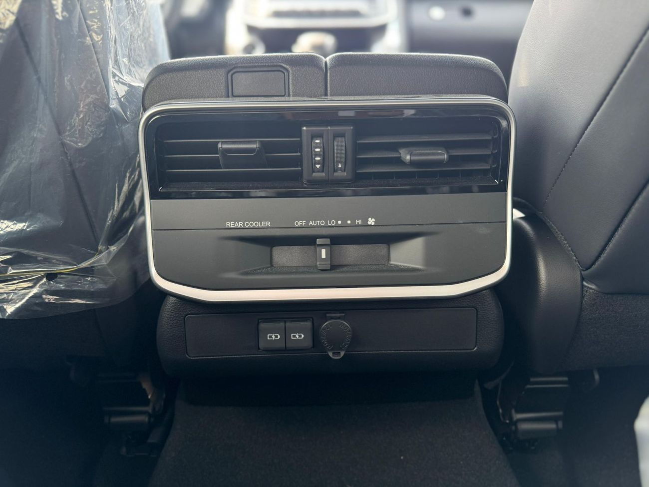 Toyota Land Cruiser GXR 4.0L 2023  EUROPEAN  SPECS WITHOUT SUNROOF