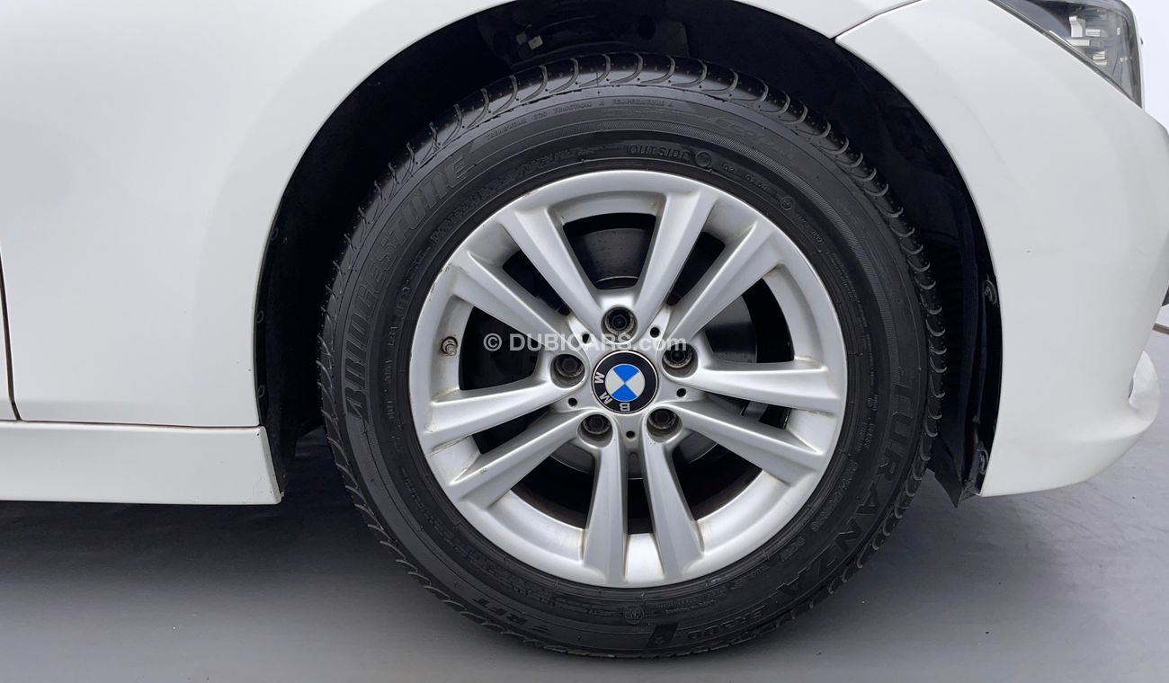 بي أم دبليو 318i EXCLUSIVE 1.5 | بدون دفعة مقدمة | اختبار قيادة مجاني للمنزل