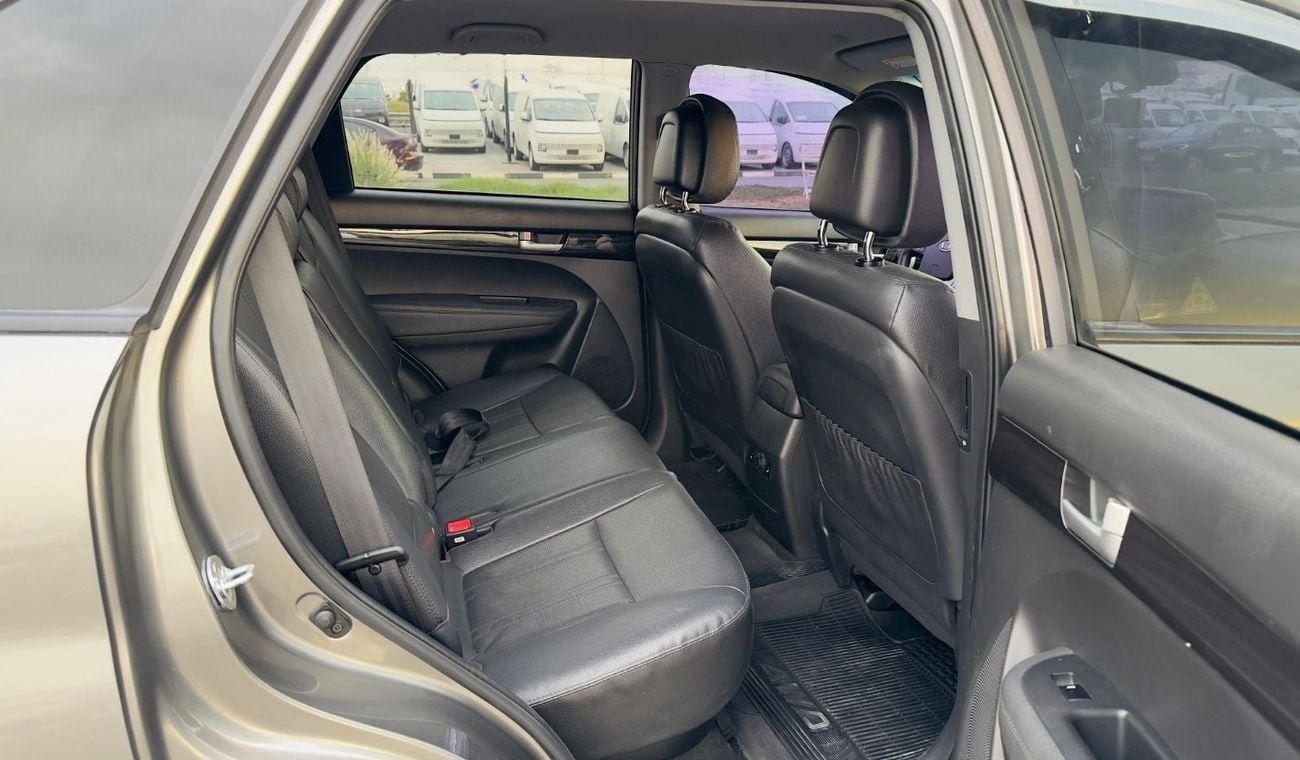 كيا سورينتو PREMIUM CONDITION | 2.0L DIESEL ENGINE | LHD | AT | 2011 | PUSH START ENGINE