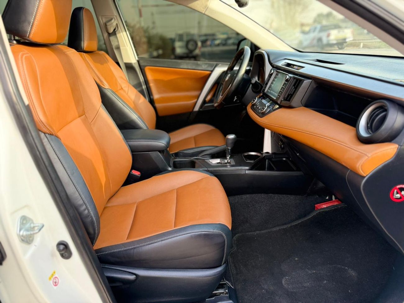 تويوتا راف ٤ VX.R GCC