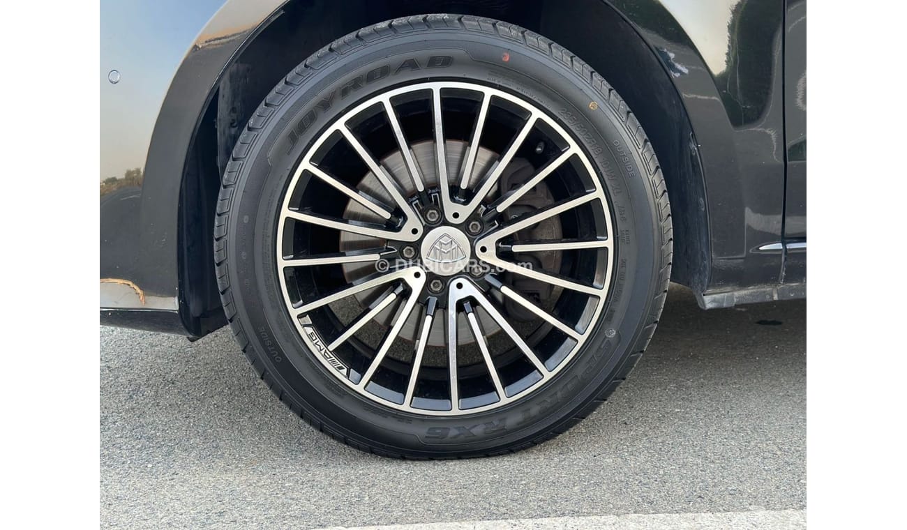 Mercedes-Benz V 250 Exclusive Viano V-250 GCC 2021 V4 Petrol // Body kit( may bach ) // Low mileage // Perfect condition
