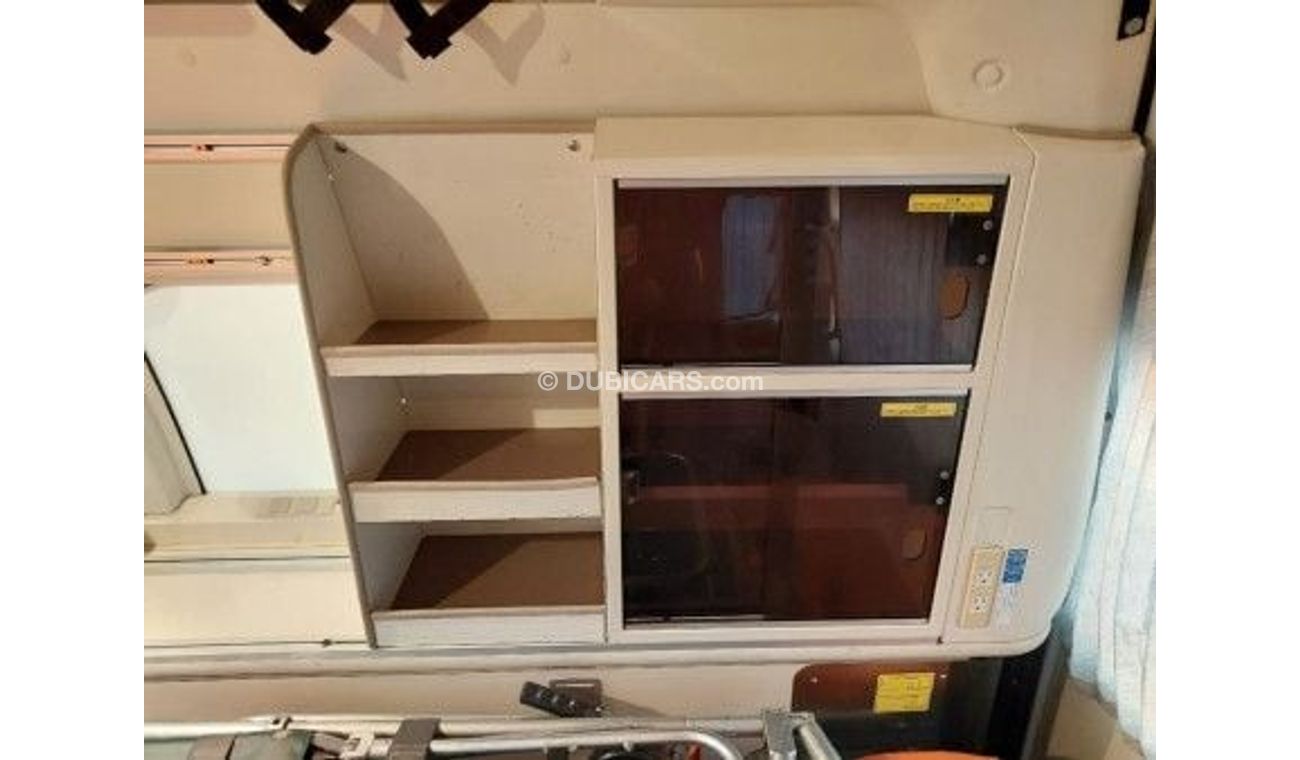 تويوتا هاياس TOYOTA HIACE VAN RIGHT HAND DRIVE(PM16273)