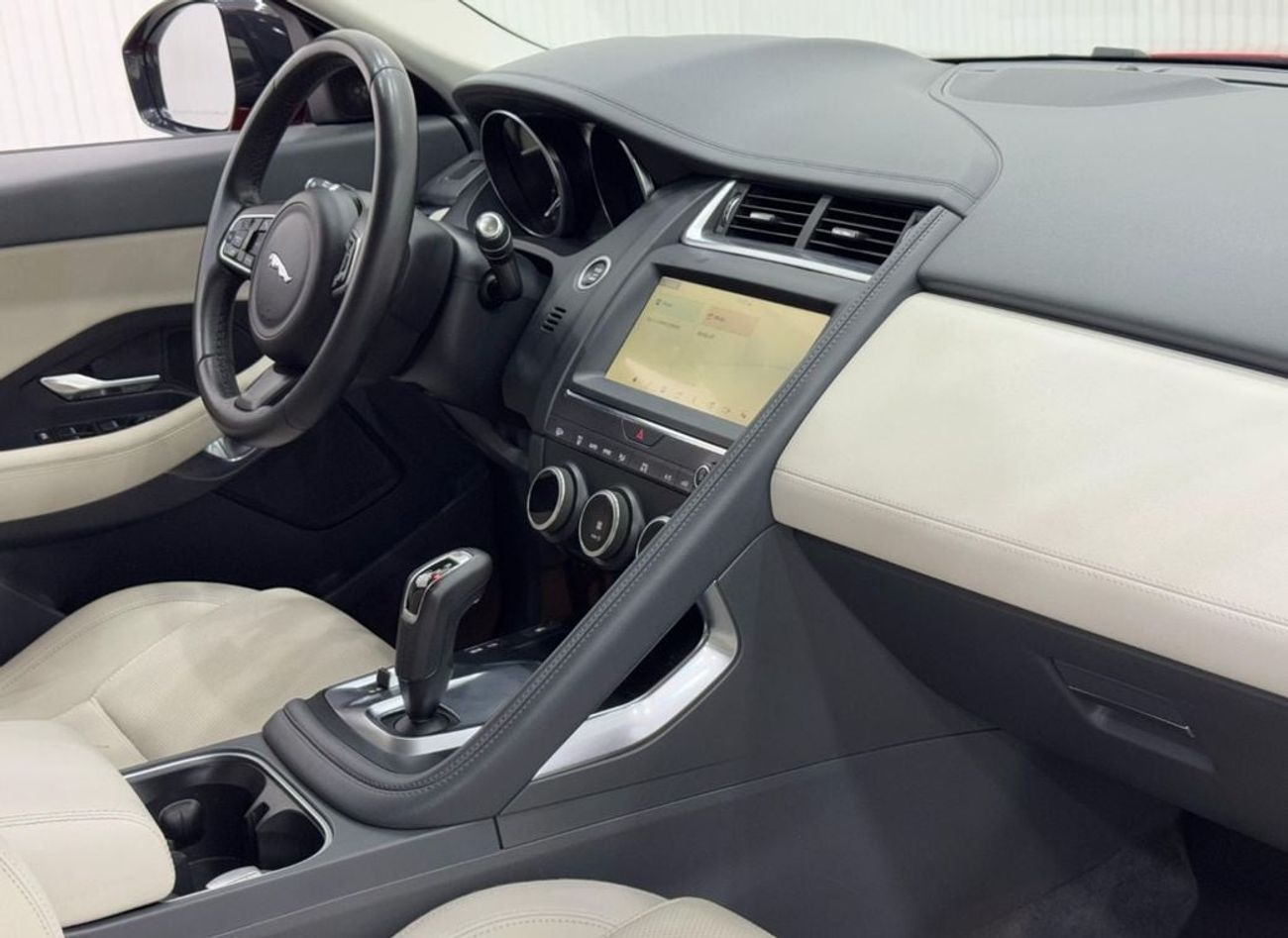 جاكوار E Pace SE P200 2.0L 2019 Jaguar E Pace P200, One Year Unlimited Km Warranty, Full Service History, GCC