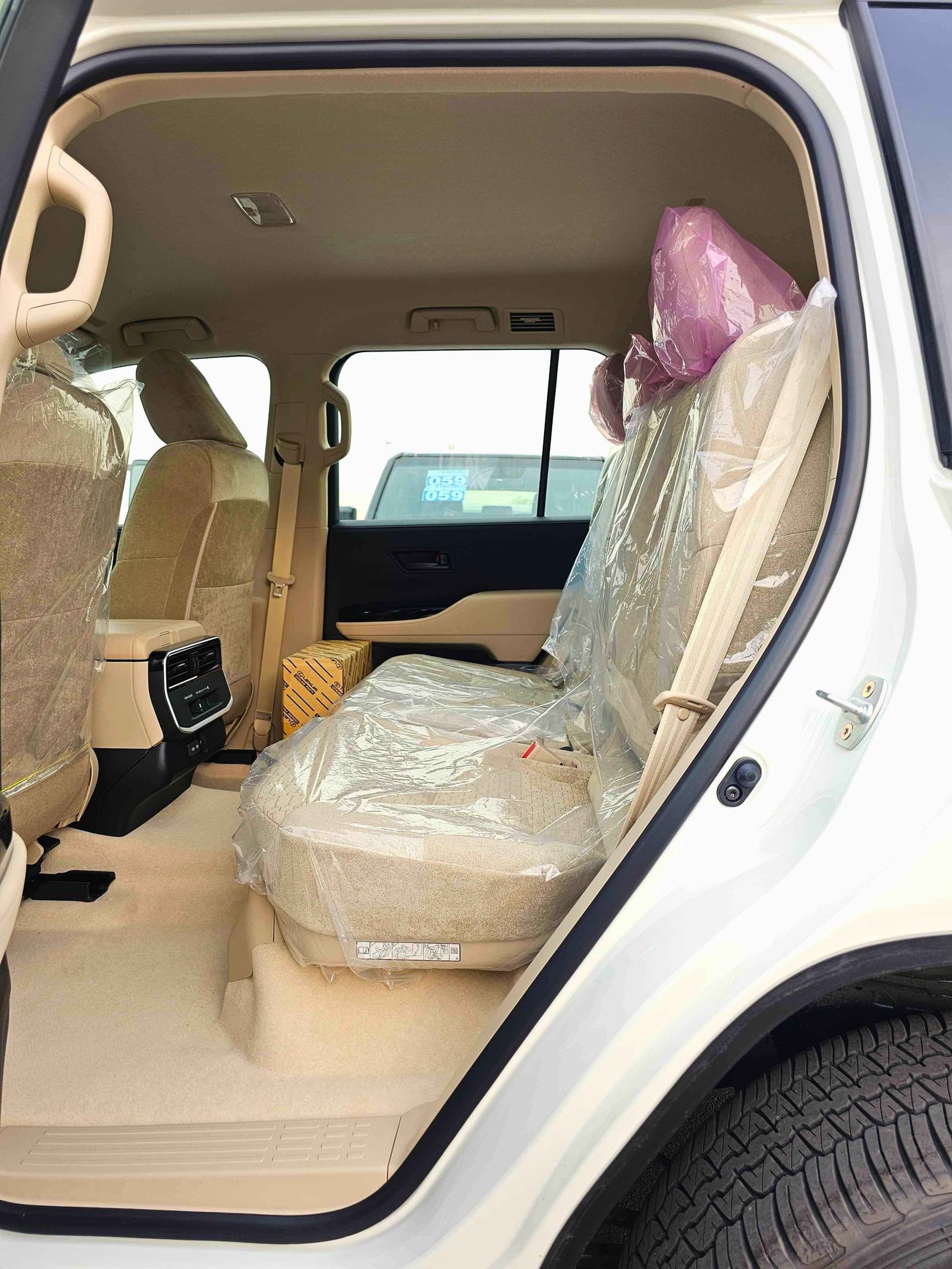 Toyota Land Cruiser LC300 GXR TWIN TURBO EURO 4 / 3.5L V6 PETROL / PWR SEAT / REAR A/C (CODE # GXR)