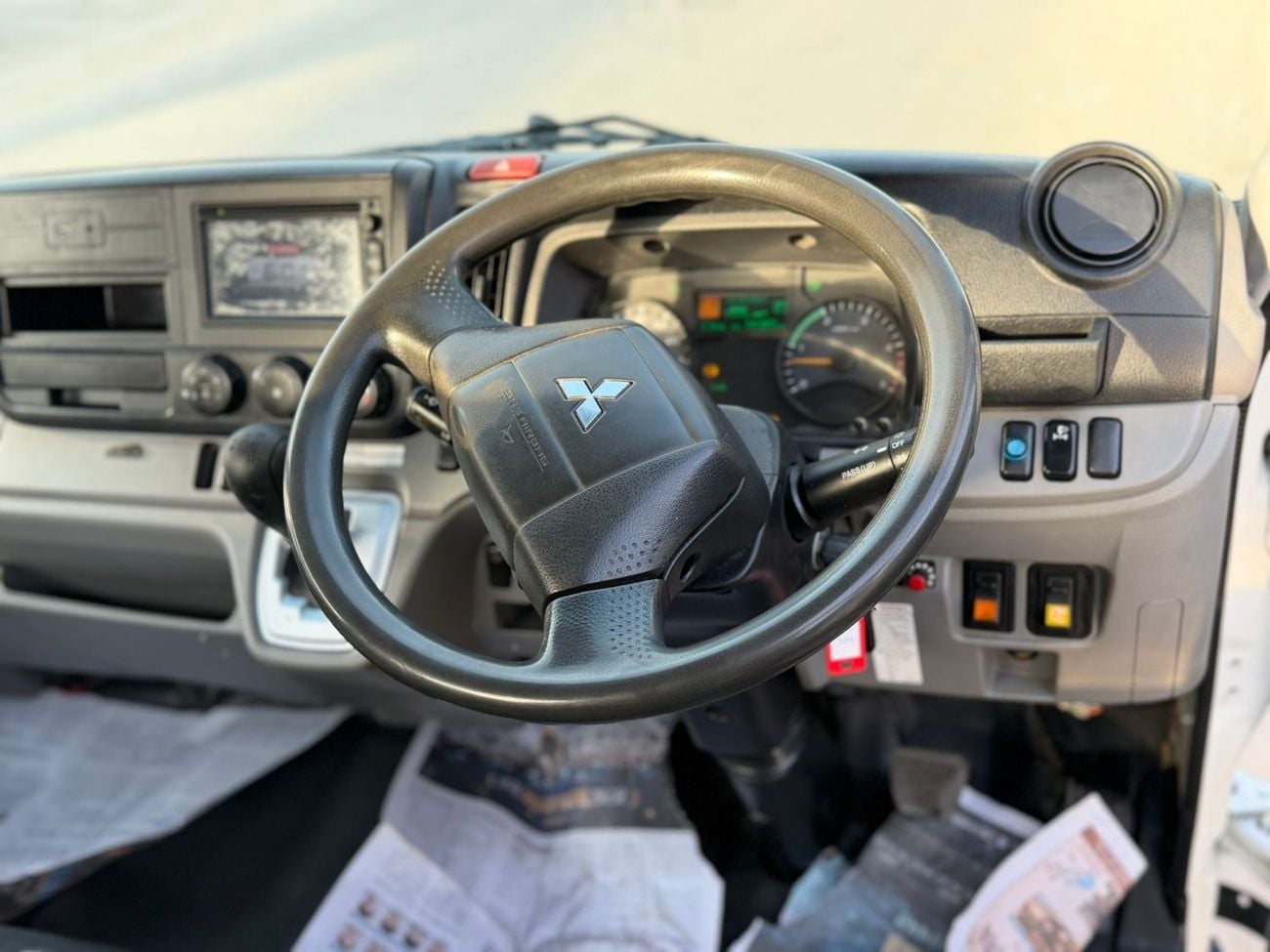 Mitsubishi Fuso Canter V4 DIESEL RIGHT HAND