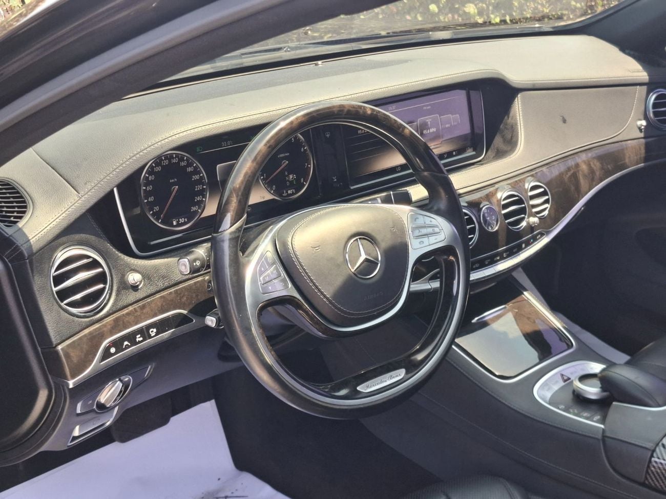 Mercedes-Benz S 500 AMG 4.7L Mercedes-Benz S500 Full option  2014