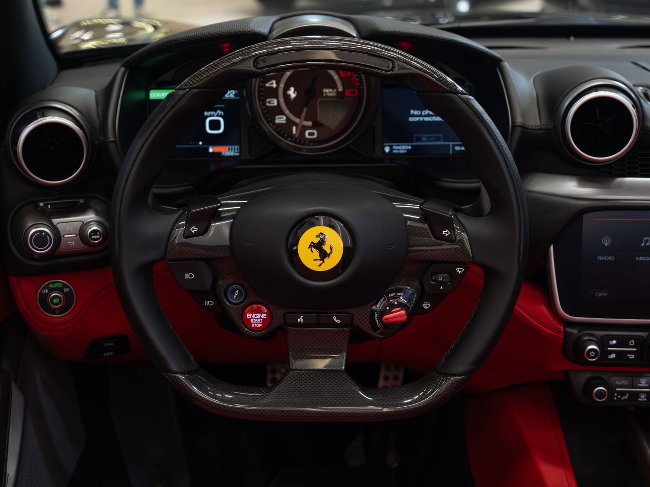 فيراري بورتوفينو 2020 | FERRARI PORTOFINO | GCC | 7 YRS SERVICE CONTRACT FREE | PERFECT CONDITION | LOW MILEAGE