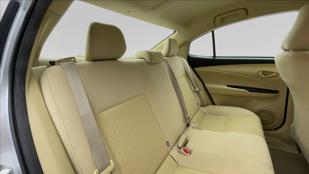 تويوتا يارس SE 1.5 | بدون دفعة مقدمة | اختبار قيادة مجاني للمنزل