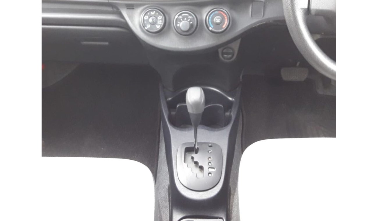 تويوتا فيتز Toyota Vitz RIGHT HAND DRIVE (Stock no PM48)