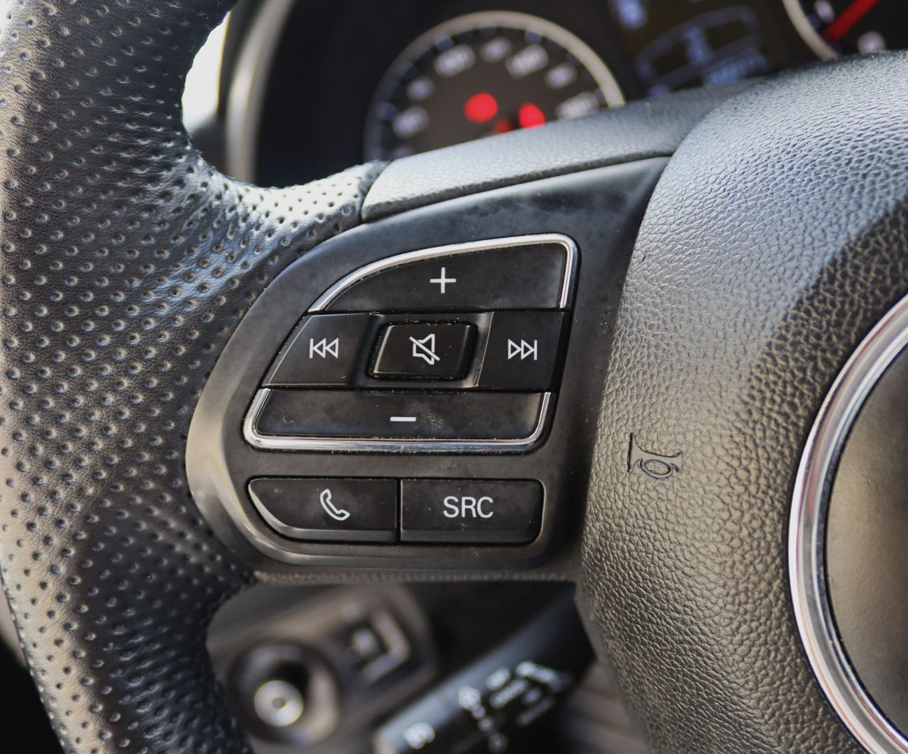 أم جي 5 آم جى 5 - 2024 - خليجى - بدون حوادث - بمحرك 1.5 - ممشى قليل - بحاله ممتازه