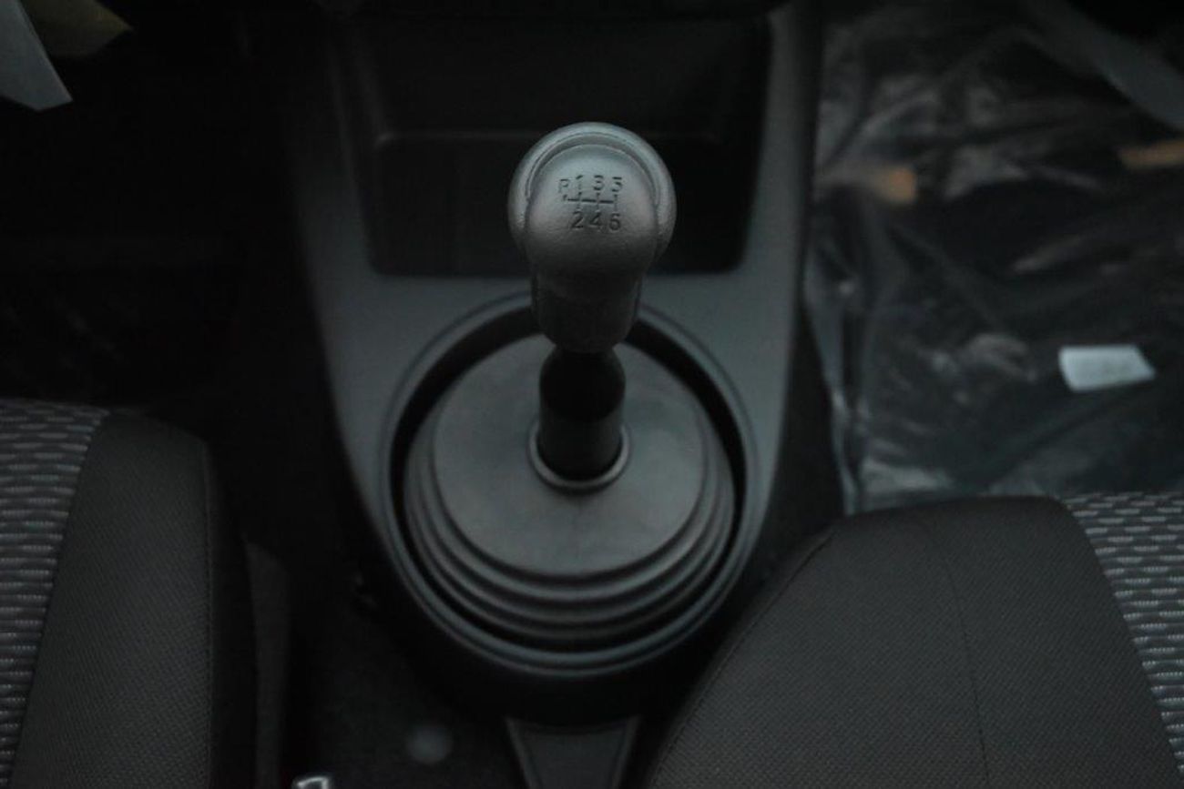 Toyota Hilux 2.4L  Manual Transmission