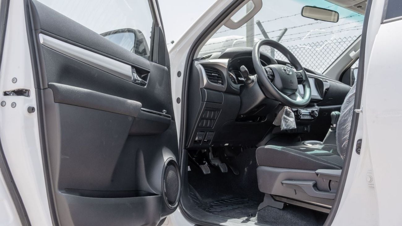 Toyota Hilux 2026 Toyota Hilux 2.4L MT Diesel DC (White-Black)